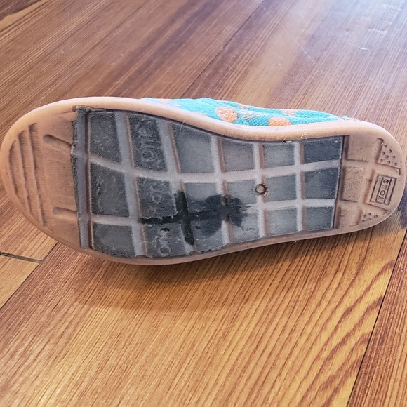 Girls Tom's size 8T - Picture 3 of 6